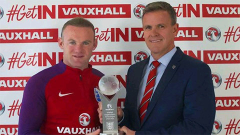 Rooney nhận giải thưởng Cầu thủ xuất sắc nhất tháng. Ảnh: Internet.