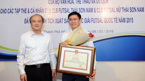 Bộ VHTTDL tặng Bằng khen cho các tập thể và cá nhân môn Futsal