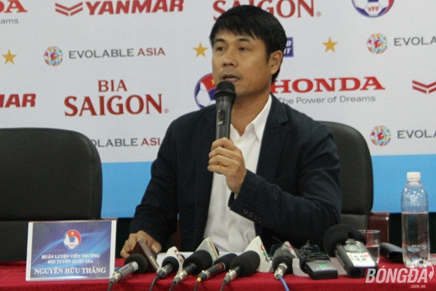 HLV Nguyễn Hữu Thắng chốt đã công bố danh sách 23 cầu thủ tham dự trận đấu với Đài Loan (TQ). Ảnh: Anh Thư.