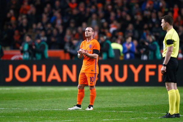 Wesley Sneijder muốn rời Thổ Nhĩ Kỳ. Ảnh: Internet.