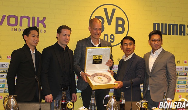 Giám đốc kinh doanh Dortmund: Chúng tôi đi một con đường khác