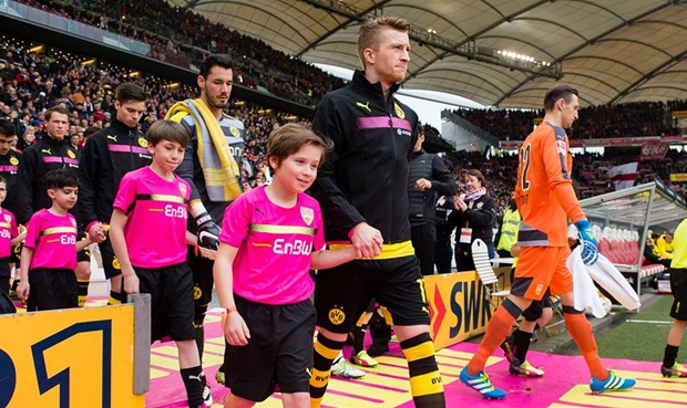 Vòng 31 Bundesliga, Dortmund hành quân đến sân Mercedes-Benz Arena của Stuttgart. Ảnh: Internet.