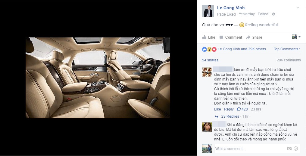 Ảnh nội thất chiếc xe Công Vinh đăng trên facebook. Ảnh chụp màn hình.