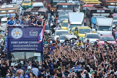 Leicester trả tiền cho CĐV Thái Lan diễu hành mừng vô địch