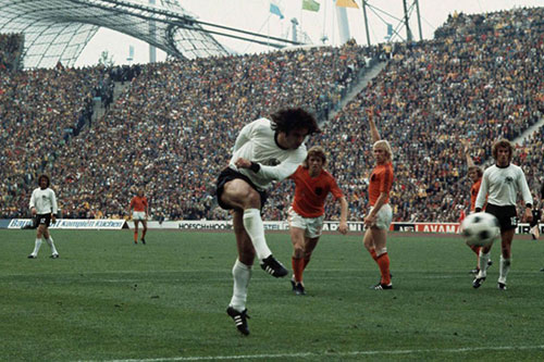 EURO 1972: Gerd Muller - “Nhỏ mà có võ”
