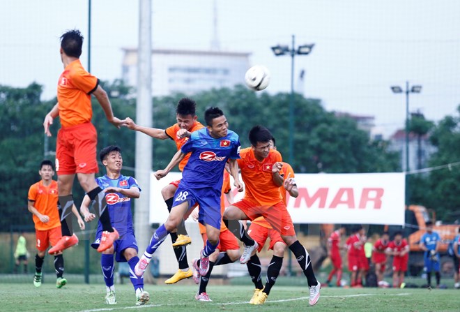 Đàn em U19 cầm hòa đội tuyển quốc gia Việt Nam không bàn thắng
