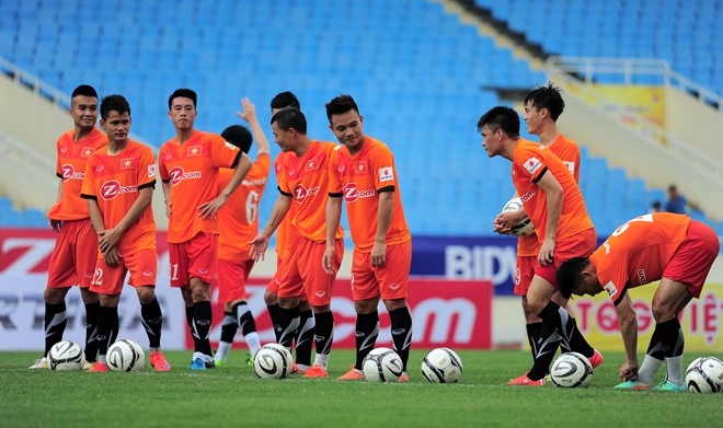 Buổi tập nhẹ nhàng của đội tuyển Việt Nam kết thúc với trò đá bóng chạm xà ngang.