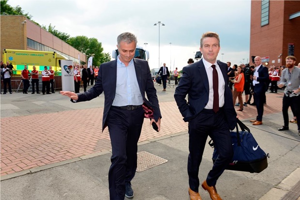 Lần đầu tiên Mourinho đến sân Old Trafford với tư cách HLV trưởng Man United. Ảnh: Internet.
