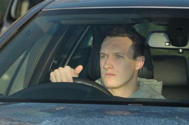 Mourinho chốt xong tương lai Phil Jones