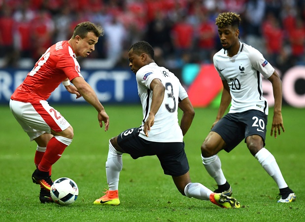 Ảnh bài viết Gặp Thụy Sĩ, Pháp ra sân với áo đấu lạ