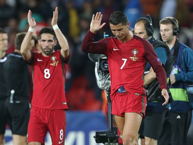 Ảnh bài viết Moutinho trốn, Ronaldo vẫn bắt đá penalty