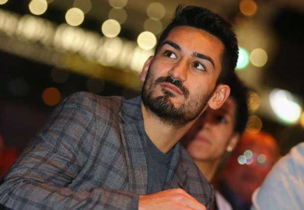 Tiết lộ: Gundogan suýt là người của Man United
