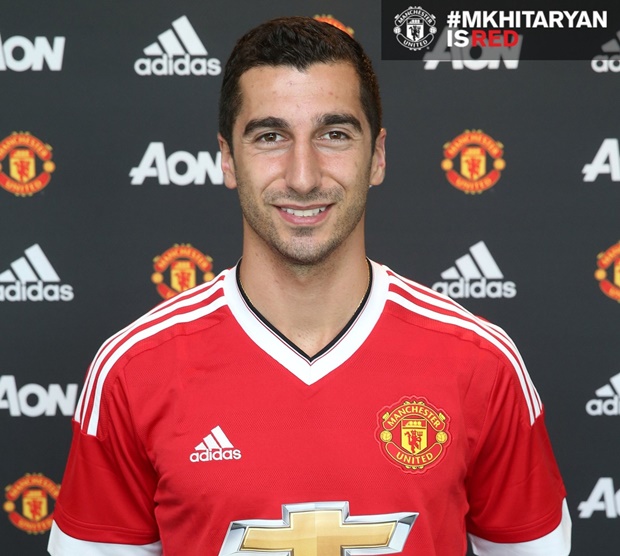 Henrikh Mkhitaryan CHÍNH THỨC cầm áo Man United