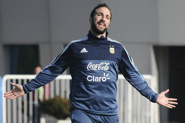 Điểm tin sáng 17/07: Lộ diện mục tiêu tiếp theo của M.U; Xác nhận Higuain đến Arsenal