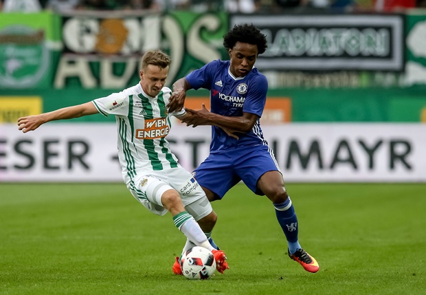 Hàng thủ mơ ngủ, HLV Conte nếm 'trái đắng' trận ra mắt Chelsea