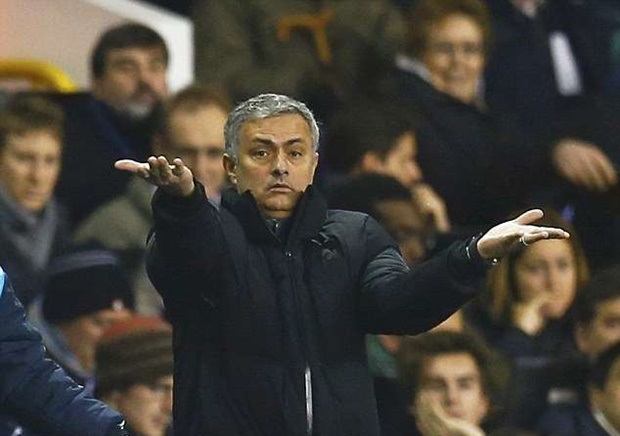 HLV Mourinho 'lo sốt vó' ngày trở lại Chelsea