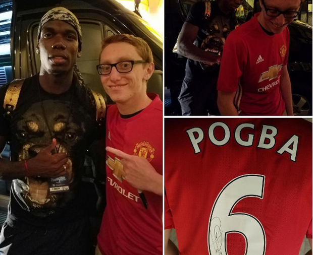 Paul Pogba ký vào áo đấu Manchester United