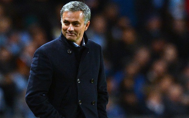 Điểm tin sáng 04/08: Mourinho hé lộ kế hoạch mua sắm của M.U; Chốt tương lai James
