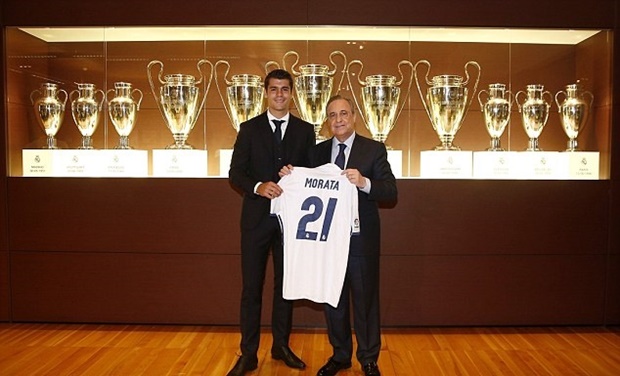 Tân binh 30 triệu euro rạng rỡ ra mắt Real Madrid