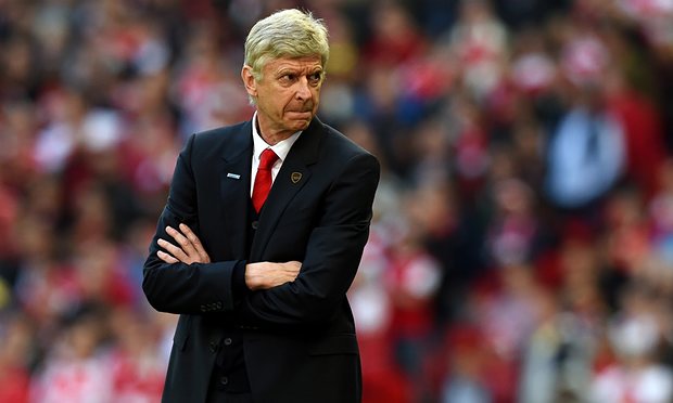 Nhân viên viết tâm thư nghỉ việc để Wenger có tiền mua cầu thủ
