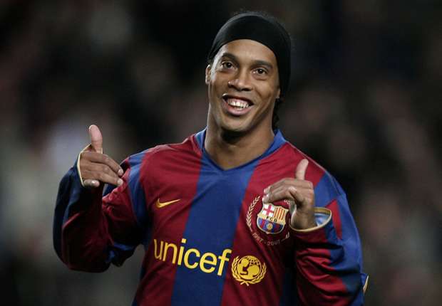TIẾT LỘ: Ronaldinho suýt gia nhập Man Utd - Bóng Đá