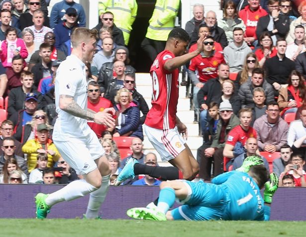 5 điểm nhấn Man Utd 1-1 Swansea: Quỷ đỏ bị ám - Bóng Đá