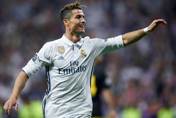 ĐHTB bán kết lượt đi Champions League: Ronaldo lu mờ tất cả - Bóng Đá