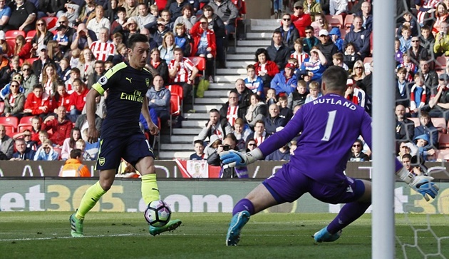 Chấm điểm Arsenal trận thắng Stoke City: 'Ngả mũ' trước Sanchez - Bóng Đá