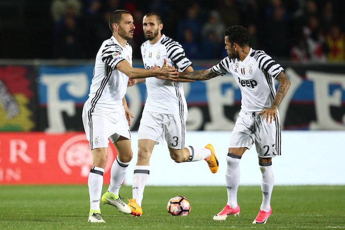 TIẾT LỘ: Lý do Bonucci & Alves phải rời Juventus - Bóng Đá