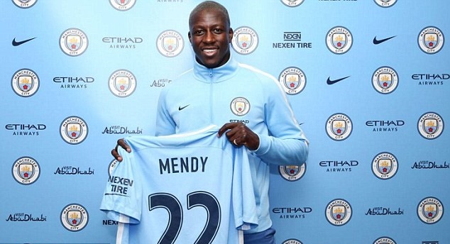 Benjamin Mendy ra mắt Man City, chọn xong số áo - Bóng Đá