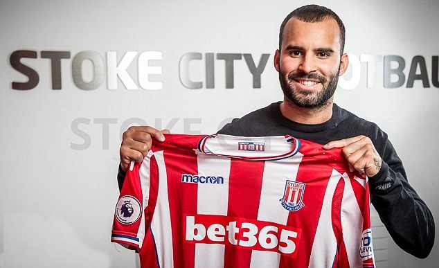 Jese Rodriguez rạng rỡ ra mắt Stoke City - Bóng Đá