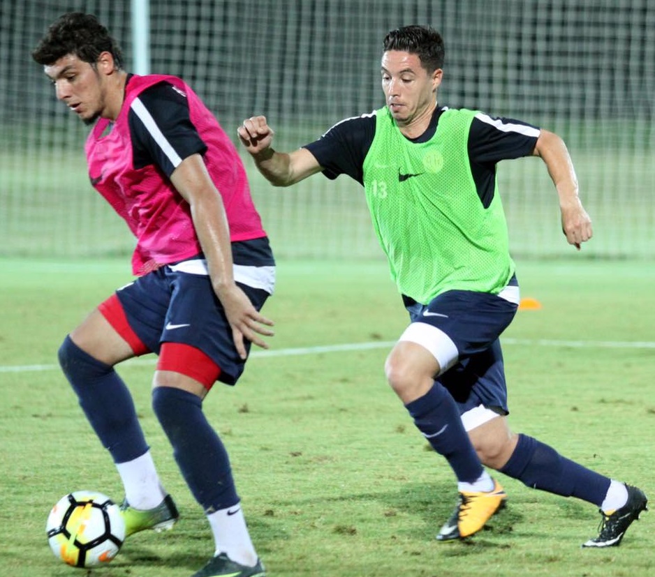 Vừa tới Thổ Nhĩ Kỳ, Nasri liền xỏ giày ra sân tập - Bóng Đá