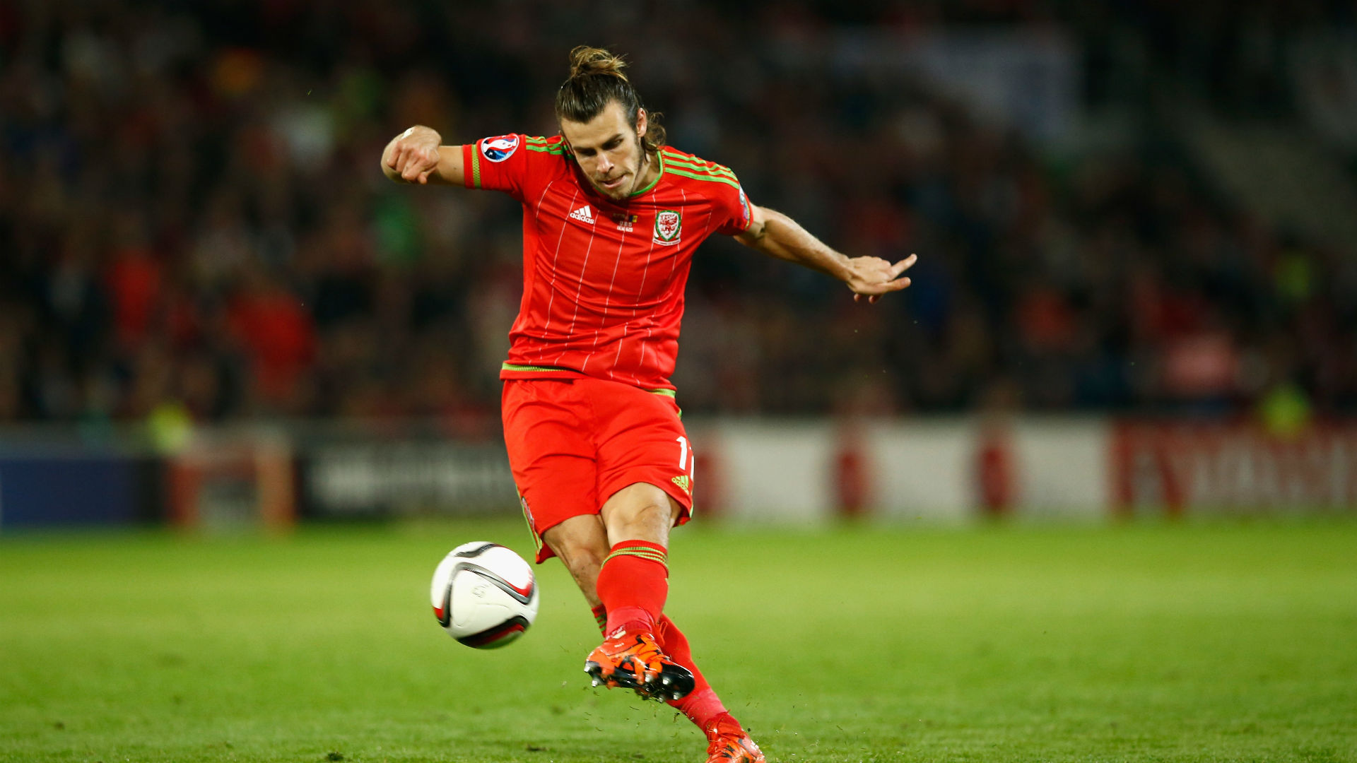 Rời Real, Bale là tâm điểm ở buổi tập của xứ Wales - Bóng Đá
