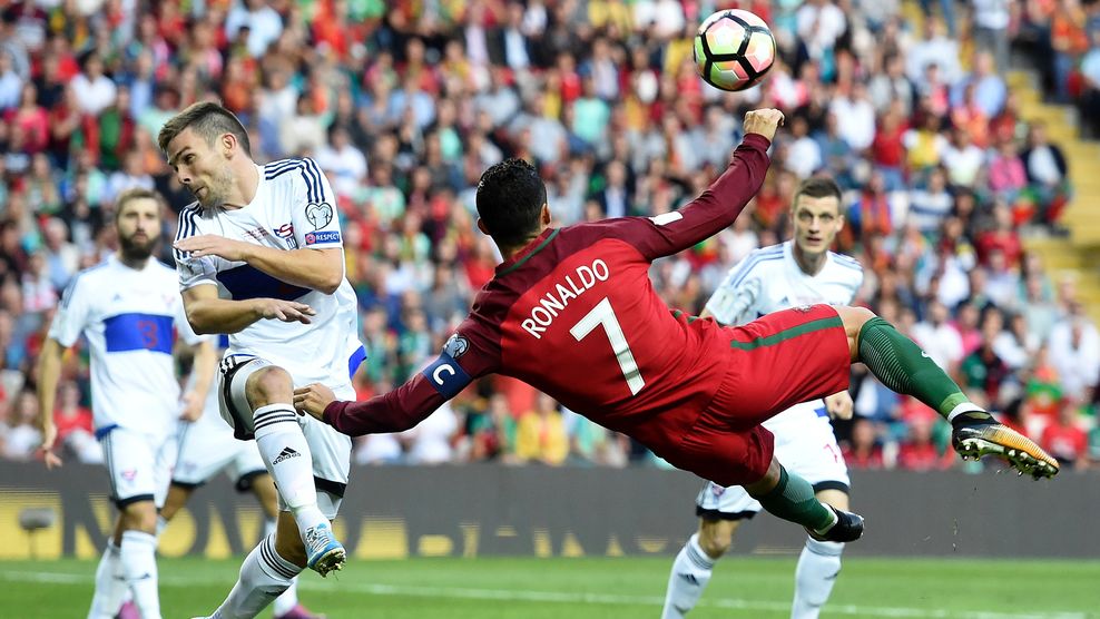 10 chân sút vĩ đại nhất cấp ĐTQG: Vượt Pele, Ronaldo bám sát Puskas - Bóng Đá