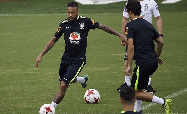 Neymar 'quẩy' cực sung, chờ so tài 'Mãnh hổ' Falcao - Bóng Đá