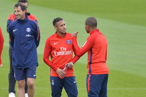 Mbappe kết thân Neymar ở buổi tập đầu tại PSG - Bóng Đá