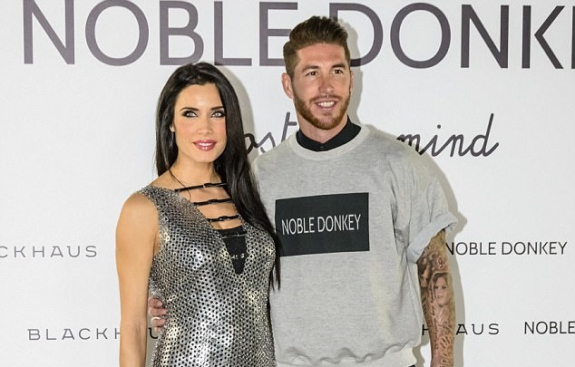 Ronaldo khoe siêu xe mới toanh, Ramos đưa bồ đi dự sự kiện - Bóng Đá