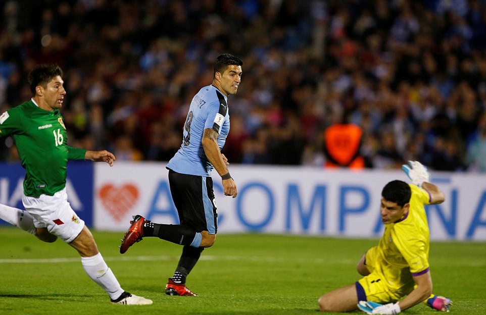 Luis Suarez lập cú đúp, Uruguay giành vé trong trận cầu 6 bàn thắng - Bóng Đá