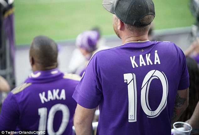 Kaka khóc hết nước mắt ở trận đấu cuối sự nghiệp - Bóng Đá