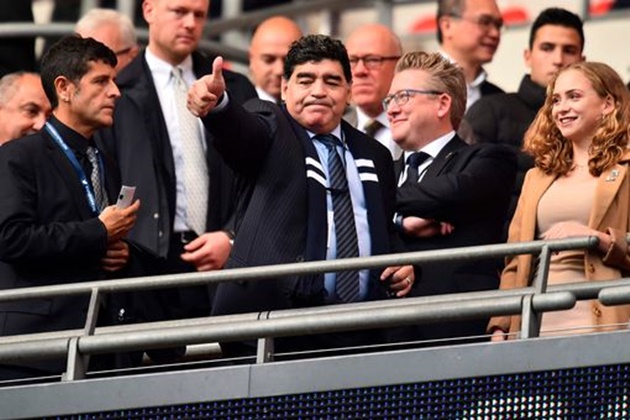 Maradona trở thành tâm điểm cuộc chiến giữa Tottenham và Liverpool - Bóng Đá