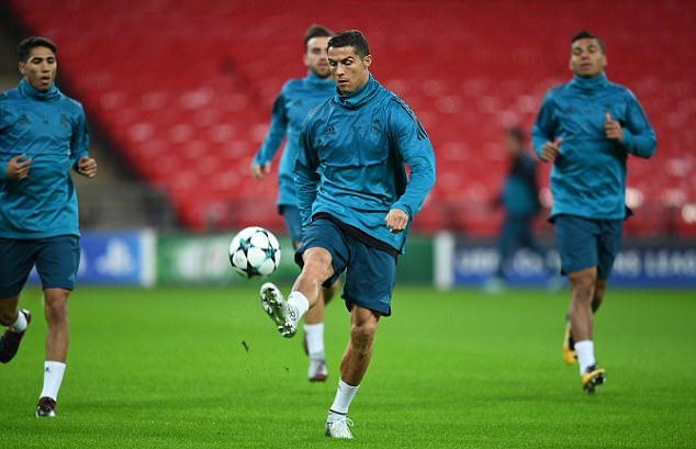 Gạt sầu ở La Liga, Ronaldo và đồng đội chờ bắn hạ Tottenham - Bóng Đá