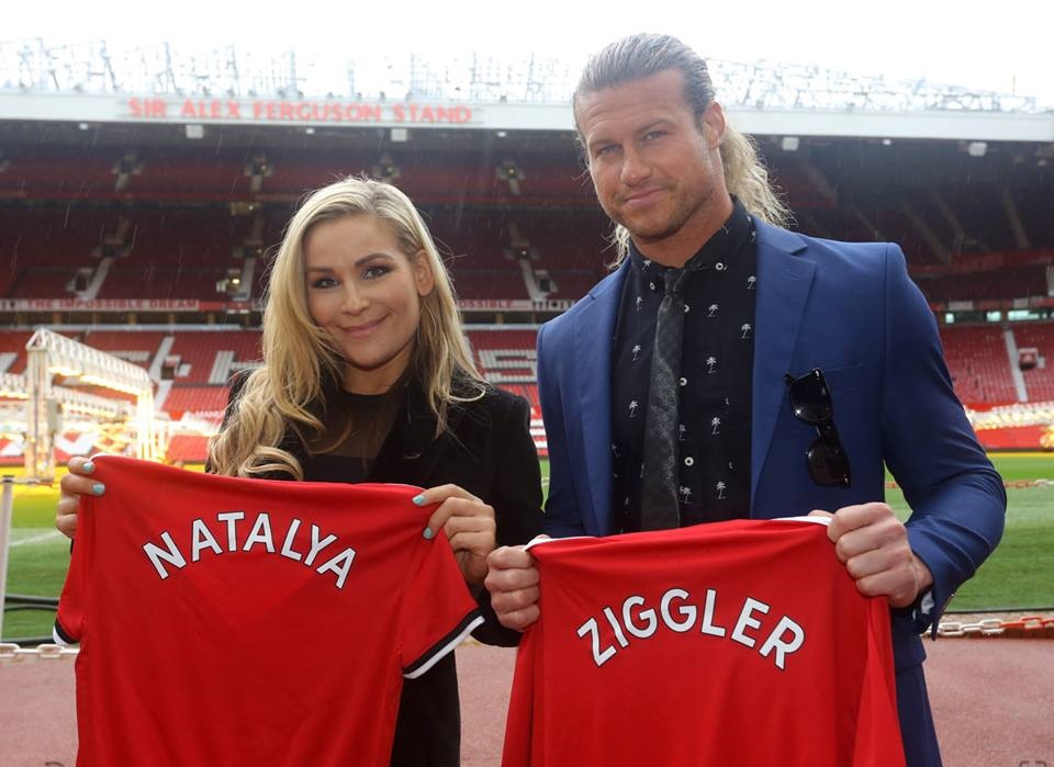 Man Utd đón 2 vị khách đặc biệt của làng WWE đến Old Trafford - Bóng Đá