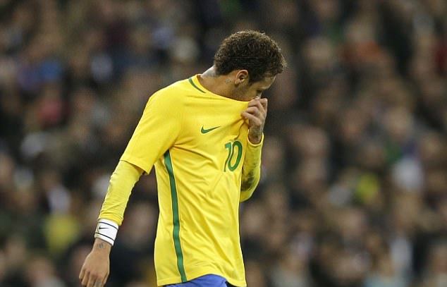 Neymar cực ngầu xuất hiện trên trang bìa tạp chí - Bóng Đá