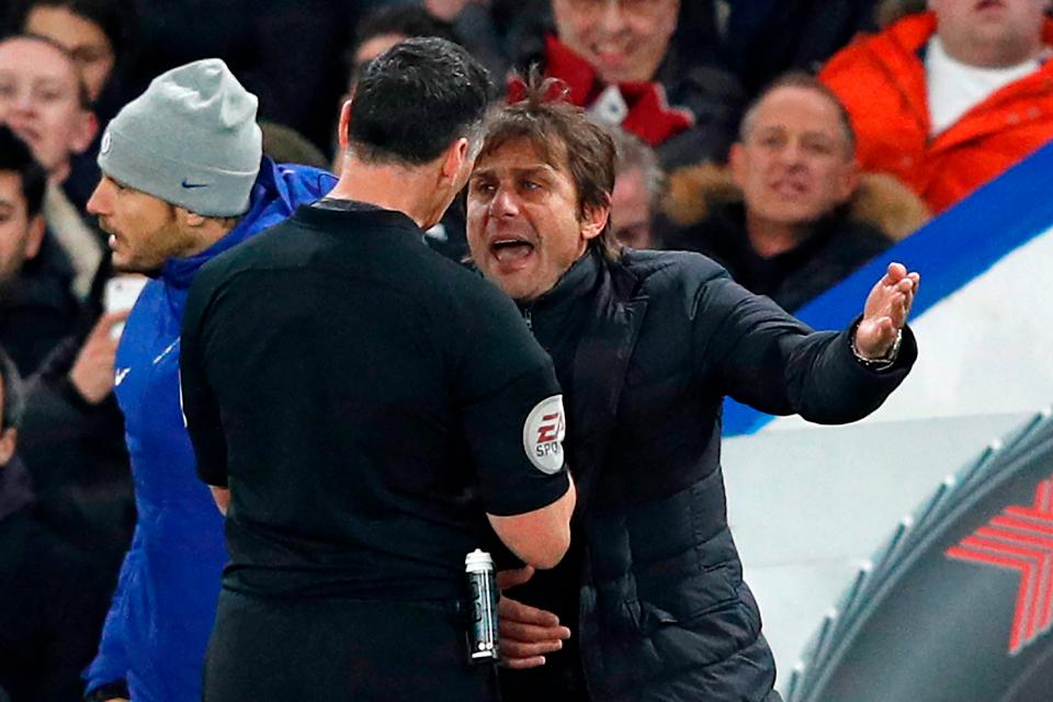 NÓNG: Conte dính án phạt, bị FA ghi vào sổ đen - Bóng Đá