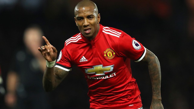 Ashley Young giật giải Cầu thủ hay nhất tháng 11 - Bóng Đá