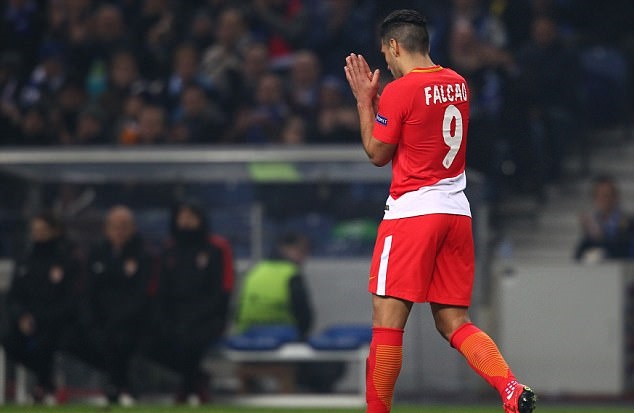 'Mãnh hổ' Falcao thất thểu khi AS Monaco nhận kết cục thảm hại ở Champions League - Bóng Đá