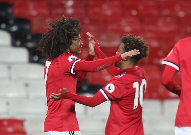 Tahith Chong ra mắt ấn tượng trong ngày bầy Quỷ trẻ bị đánh bại - Bóng Đá