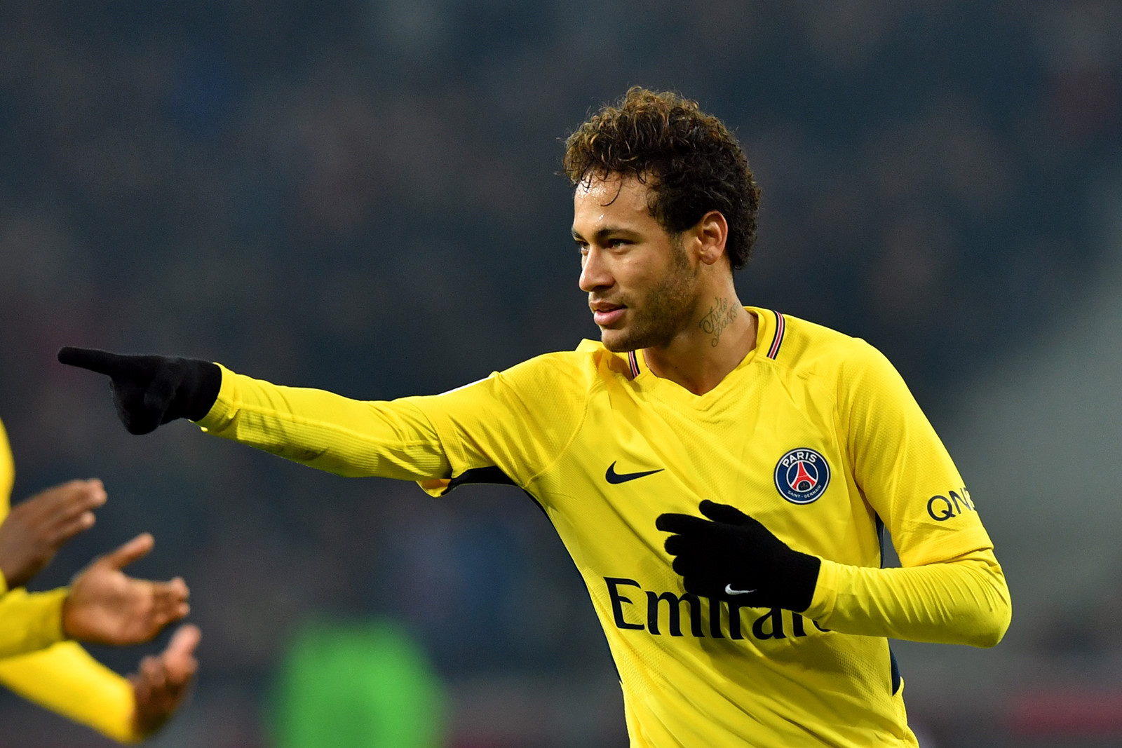 Sốc với mức lương của Neymar ở Ligue 1 - Bóng Đá