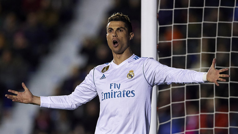 Ở tuổi 33, tương lai nào chờ đón Ronaldo? - Bóng Đá