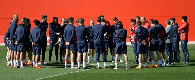 Sevilla chuẩn bị cho trận gặp Man United - Bóng Đá